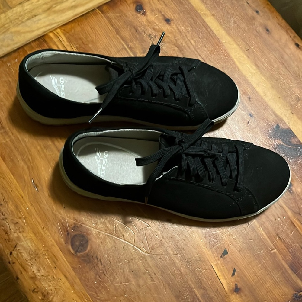 Dansko Leela black leather sneakers